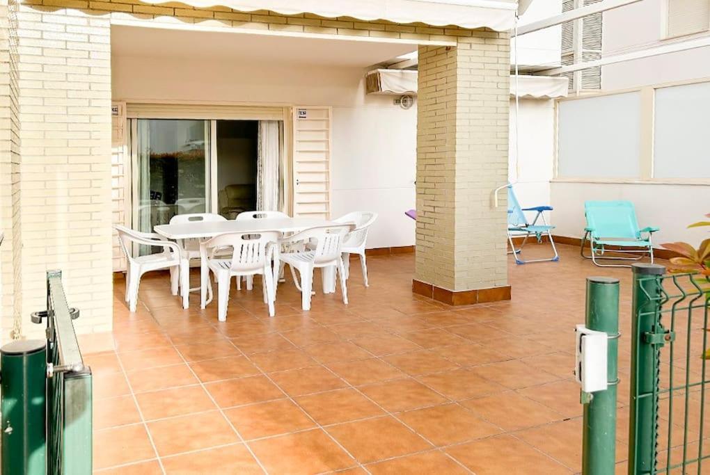 Piso Bajo 3 2 Banos Y Gran Terraza * Dénia